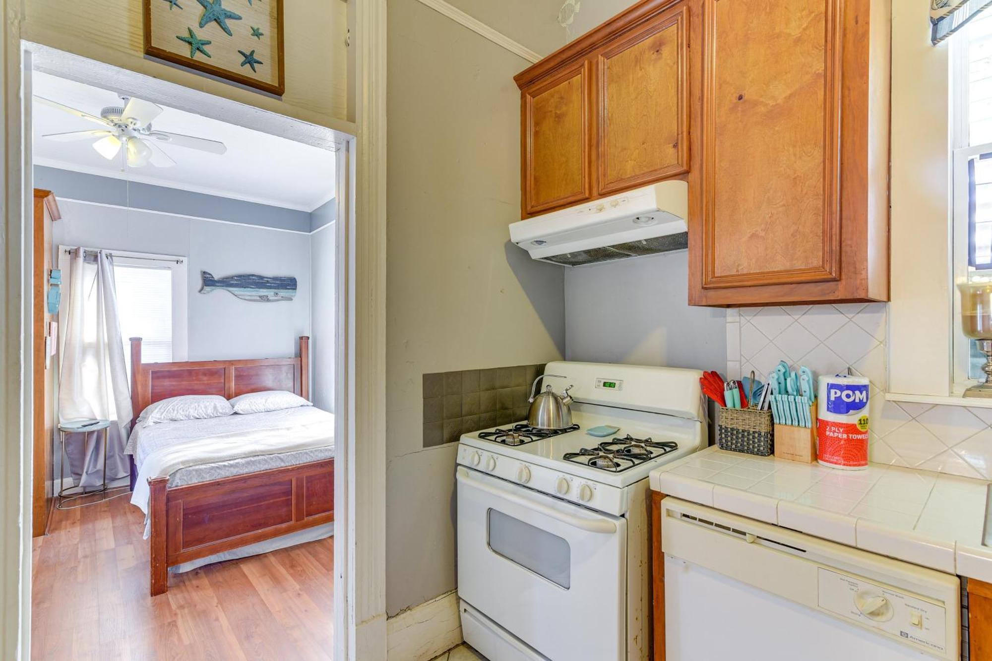 Coastal Galveston Studio About 1 Mi To Beach! المظهر الخارجي الصورة