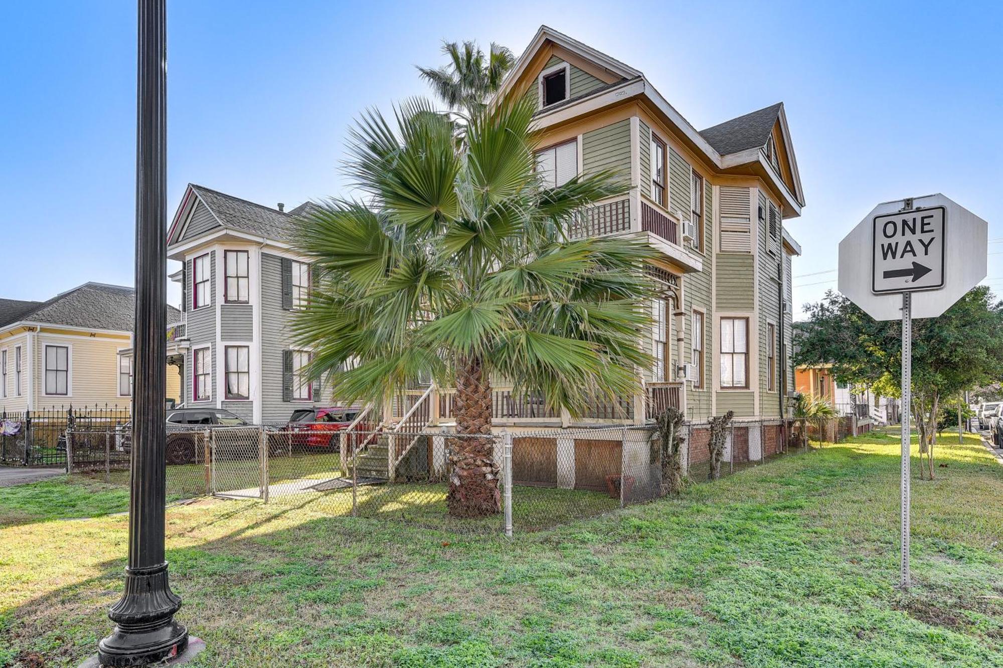 Coastal Galveston Studio About 1 Mi To Beach! المظهر الخارجي الصورة